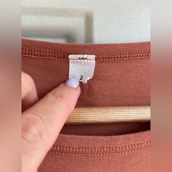 Lululemon Women’s Short Sleeve Tee Size 2 - Picture 6 of 11